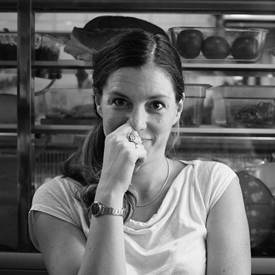 Julie Carpinelli@2x